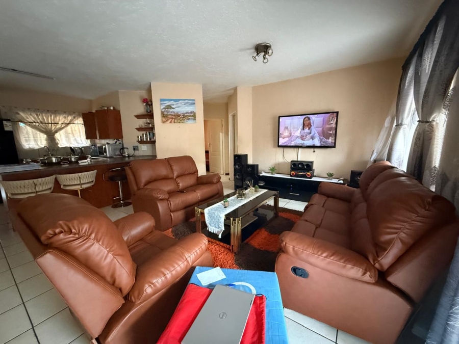 2 Bedroom Property for Sale in Rustenburg Central North West